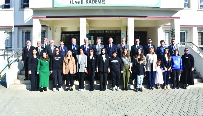 Yükümlülerin yaptıkları ‘özel çocuklara özel materyaller’ öğrencilere hediye edildi