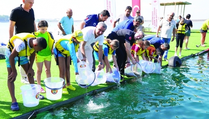 12 İLDE 226 GÖL VE GÖLET ADANA’DAN GÖNDERİLEN BALIKLA BULUŞTU