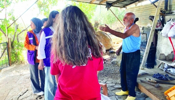 Kozan’da orman yangından etkilenen  vatandaşlara psiko-sosyal destek veriliyor