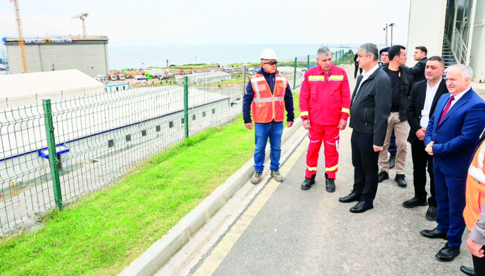 VALİ MUSTAFA YAVUZ, CEYHAN’DA STRATEJİK ENERJİ YATIRIMINI YERİNDE İNCELEDİ 
