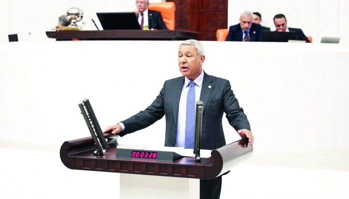 CHP Adana Milletvekili ve TBMM Kit Komisyonu Üyesi Orhan Sümer TBMM'ye taşıdı