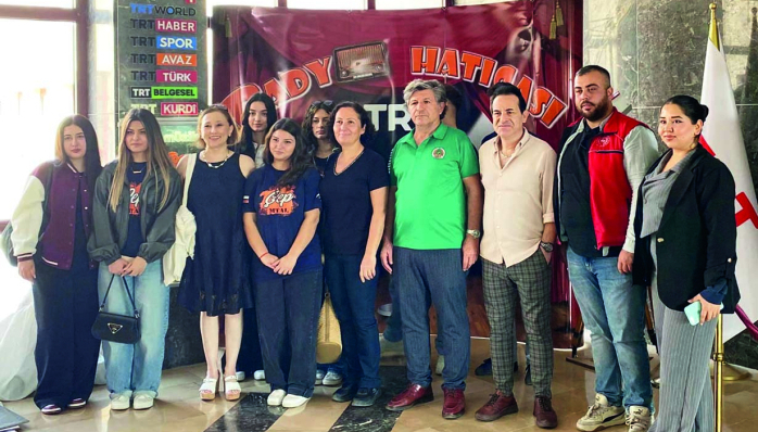 ÇEP Ticaret Mesleki ve Teknik Anadolu Lisesi televizyon alanı öğrencileri TRT’yi ziyaret etti