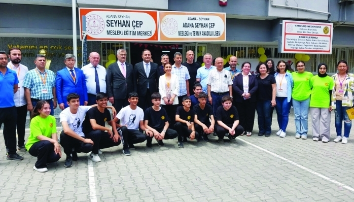 Seyhan ÇEP Mesleki ve Teknik Anadolu Lisesi öğrencileri "TÜBİTAK 4006 Bilim Fuarları" kapsamında hazırladıkları proje sergilerini sergilediler