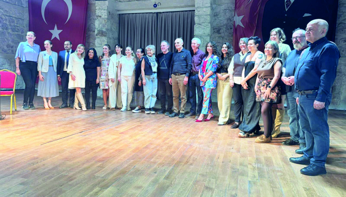 Cumhuriyetimizin 102. yılı ve Mustafa Kemal Atatürk’e ithafen düzenlenen bu etkinlik, her yıl seçkin sanatçıların katılımıyla genişleyen bir uluslararası sanat platformuna dönüştü