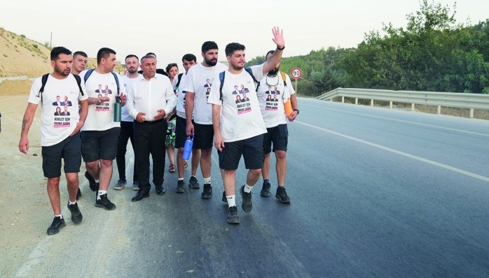 Başkan Vekili Geçer, Özgürlük Yürüyüşü’ndeki gençlere destek verdi