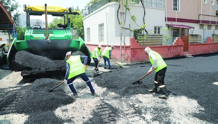 YÜREĞİR BELEDİYESİ ASFALT ÇALIŞMALARI ARALIKSIZ SÜRÜYOR
