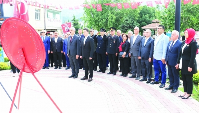 Adana’nın önemli yayla ilçelerinden olan Pozantı’nın düşman işgalinden kurtuluşunun 104. Yıldönümü çeşitli etkinliklerle kutlandı.