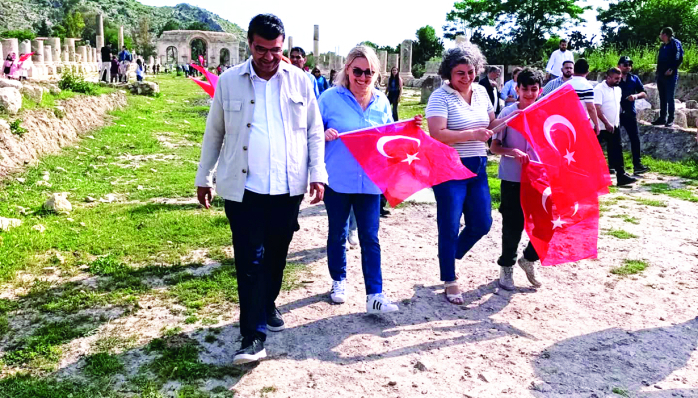 Ağca, gençlik coşkusunu  Anavarza’da taçlandırdı