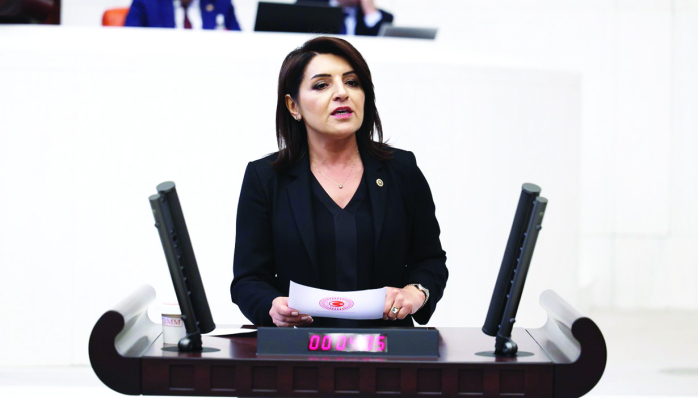 ‘EMEKLİYE GÜNLÜK 118 TL ZAM, SARAYA MİLYARLAR!’