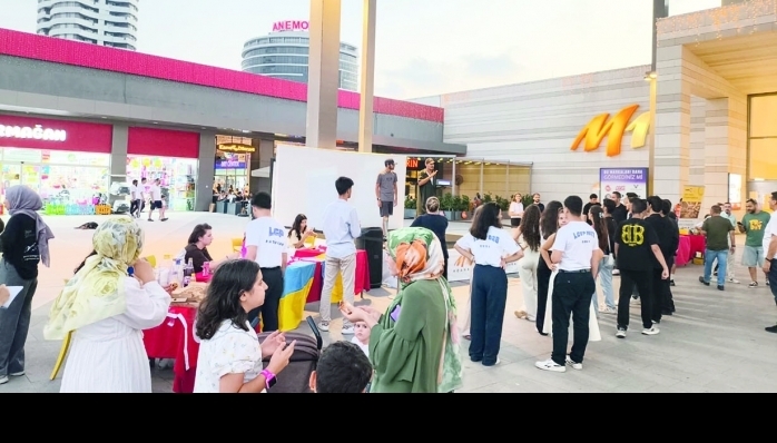 M1 ADANA AVM’DE AIESEC İLE KÜLTÜREL PANAYIR
