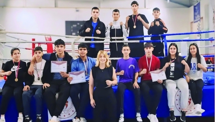 Alpaslan ve Lehize Hilal Benli kardeşlerin sporcuları Muaythai Türkiye Şampiyonası ile Okul sporları  şampiyonasında büyük başarılar elde etti.