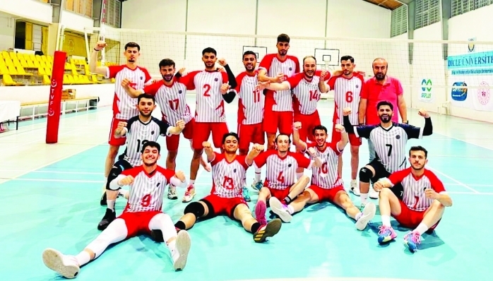 18 yaşındaki başarılı sporcu voleybolda 18 şampiyonluğa imza attı