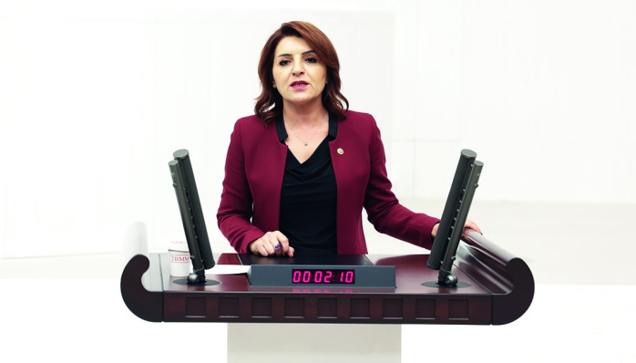 “BEYİN GÖÇÜ, BİR ÜLKENİN GELECEĞİNİN VALİZİNE KONMUŞ 