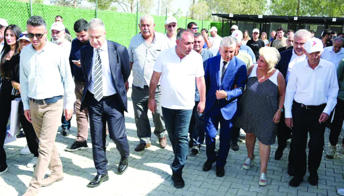 Büyükşehir Hayvan Bakımevi’nin 8 ay önce Zeydan Karalar tarafından temeli atılan ek tesisi hizmete girdi. 
