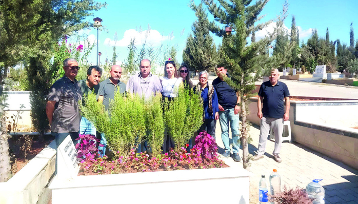 KIZLARI VE DOSTLARI UNUTMADI 