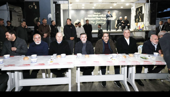 Önceki dönem İçişleri Bakan Yardımcısı Mehmet Sağlam ve ailesinin geleneksel olarak düzenlediği iftara yoğun katılımla gerçekleştirildi