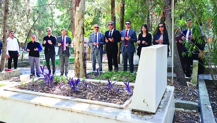 23 yıl önce görevi başında şehit edilen Av. Savaş Bedir ve İcra Memuru Fındı’ı mezarı başında anıldı