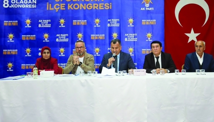 AK Parti Adana 8.Olağan kongre süreci devam ediyor. Aladağ ilçesinde yapılan kongrede mevcut AK Parti İlçe Başkanı Saffet Özen tekrar ilçe başkanlığına seçildi.