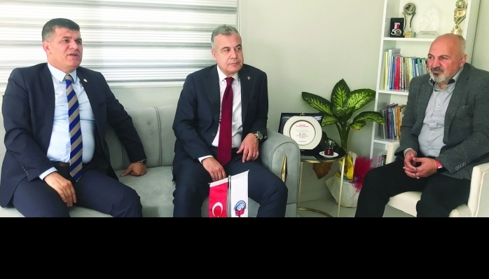 TSYD Adana Şube Başkanı Engin Kanber ile bir süre görüştü