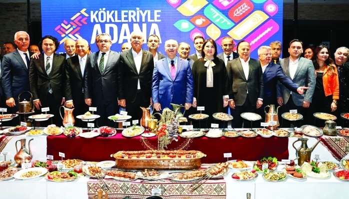 Adana Valisi Köşger, festival ile ilgili yaptığı değerlendirmede, festivalin 800 binin üzerinde kişiye lezzet şöleni yaşattığını söyledi