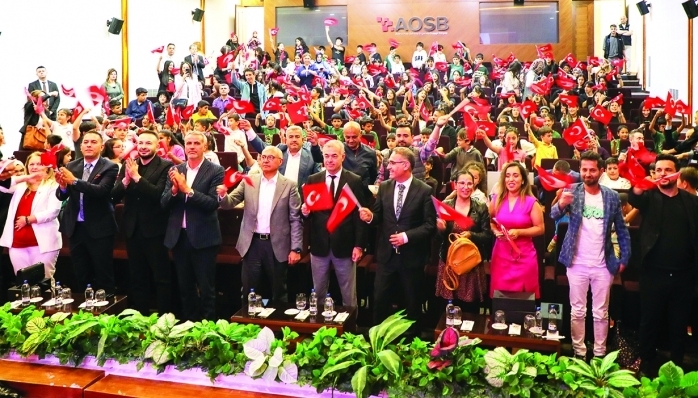 AOSB’nin Geleneksel Resim Yarışmasında ödüller sahiplerini buldu. AOSB Başkanı Bekir Sütcü, “Hayal kurmaktan asla vazgeçmeyin” dedi