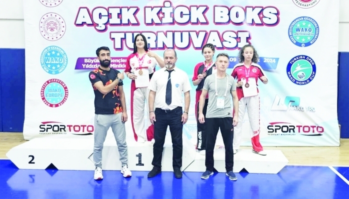 Türkiye Kick Boks Turnuvası Gulrana Yaşar, Ecrin Yaşar ve Furkan Efe Güleryüz madalya kazandılar