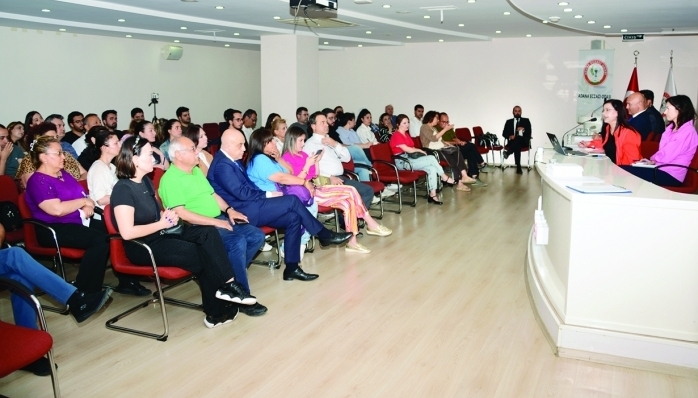 Eczacılık Mesleği Masaya Yatırıldı