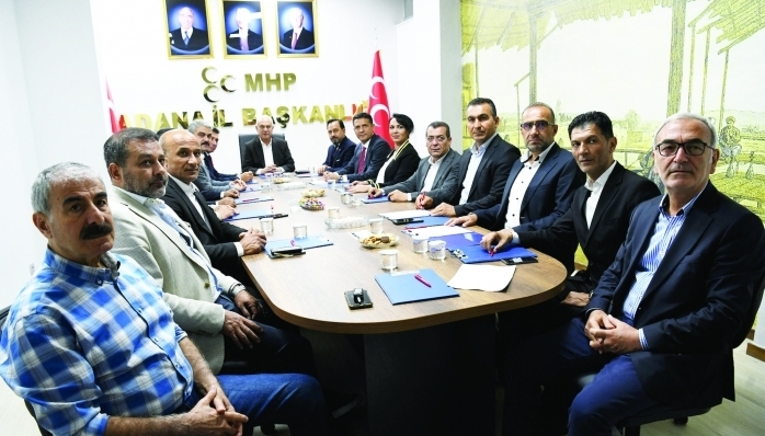 MHP Adana İl Başkanı Yusuf Kanlı, MHP Büyükşehir Belediye Meclis Üyeleriyle ilk toplantıyı gerçekleştirdi.