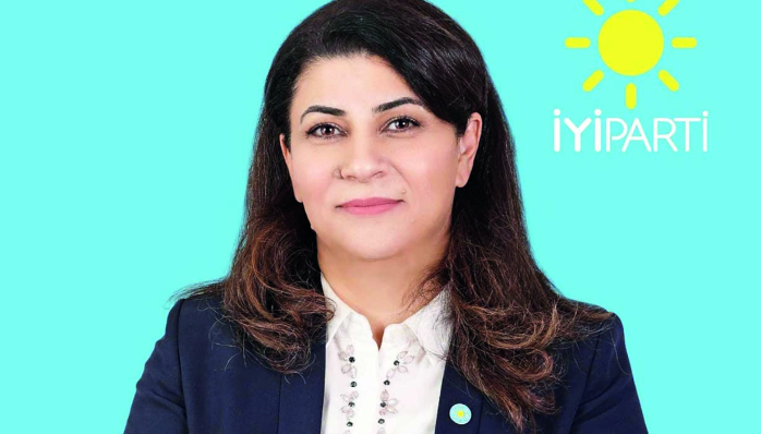 Sibel Çakmak, Seyhan İlçe Başkanlığına adaylığını açıkladı. 