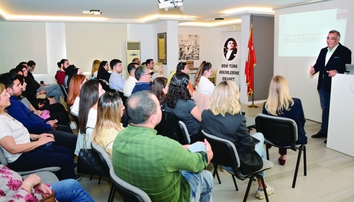 Diş Hekimlerine “Klinik Yönetiminde 13 Altın Metot” anlatıldı