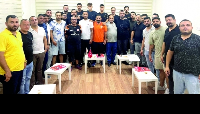 KULÜBÜN GELECEĞİ MASAYA YATIRILDI