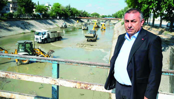 ASKİ, Sarıçam Deresi’nde kapsamlı temizlik başlattı