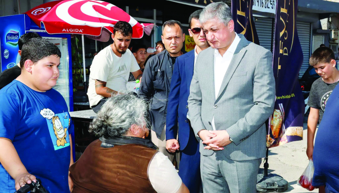 VALİ MUSTAFA YAVUZ SEYHANLI ESNAF VE VATANDAŞLARLA BİR ARADA