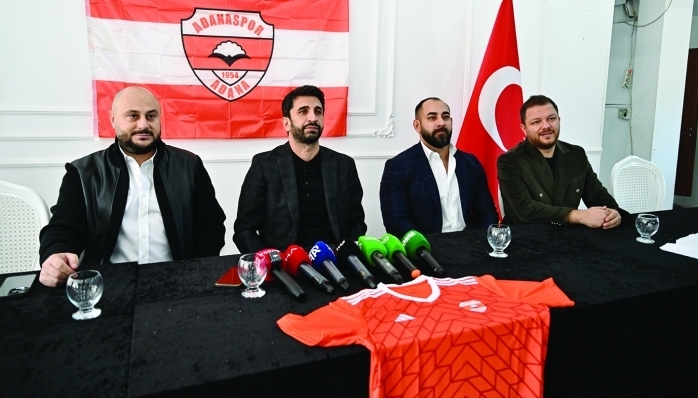 Adanaspor'un yeni başkanı Ergin Göleli, teknik direktör Yusuf Şimşek ile devam edeceklerini açıkladı 