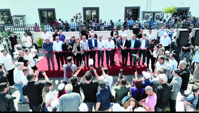 Başkan Zeydan Karalar, kentin dört bir yanına hizmet götürmeye aralıksız devam ediyor.