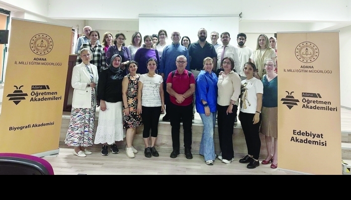 Adana Edebiyat ve Biyografi Akademilerinin konuğu oldu.