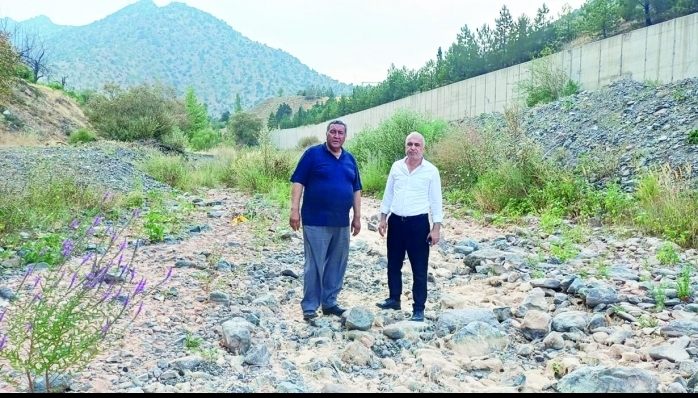 Milletvekili Gürer, “Göletler, dereler susuz kaldı. Kuraklık kavuruyor” dedi ve uyardı